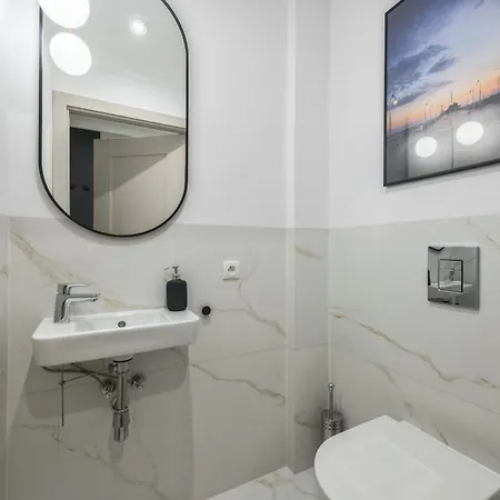 Dr - Aurora Apartament *