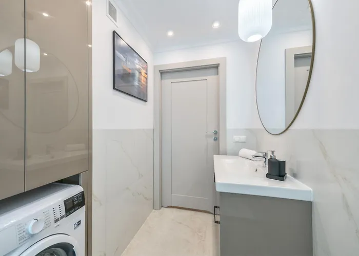 Dr - Aurora アパート ソポト